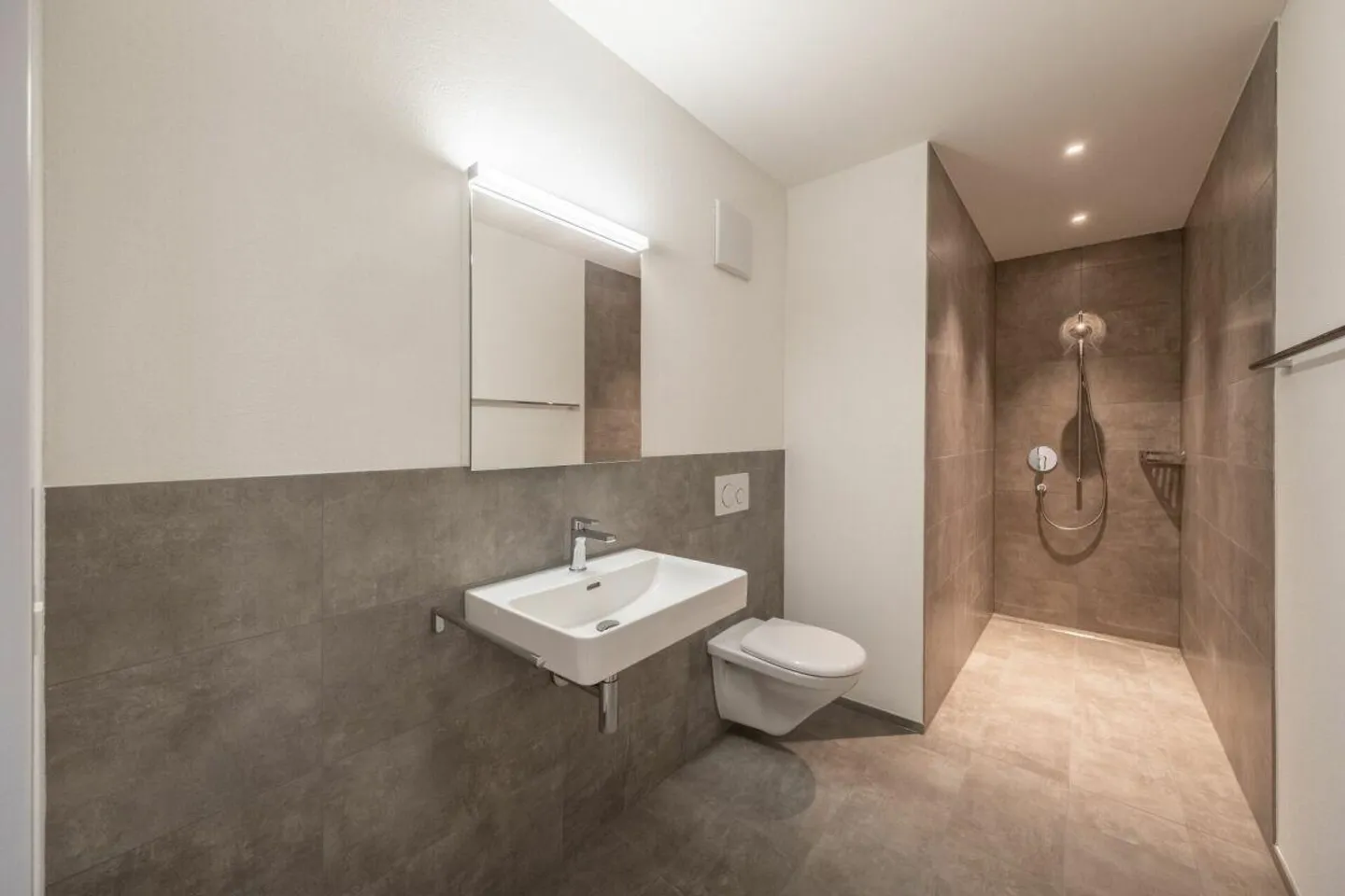 Bright Family Apartment in a Quiet Neighborhood - Photo 8 of 12