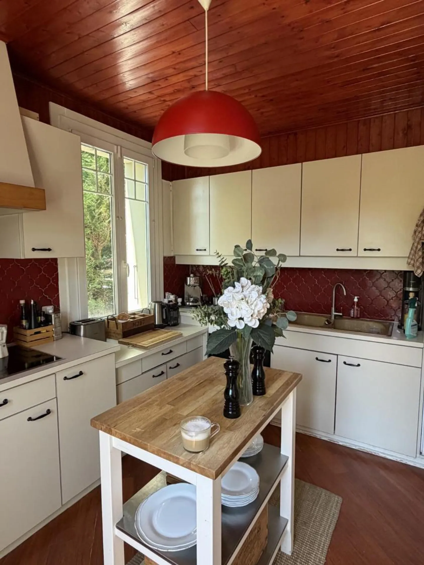 8-room House - Photo 3 of 4
