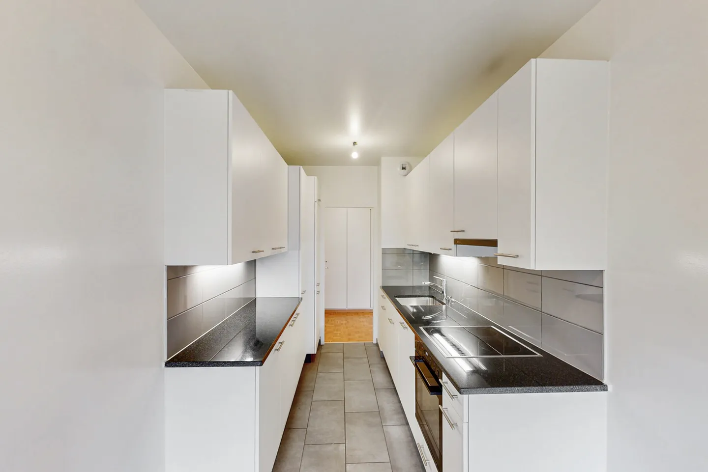 Bright apartment of 3.5 rooms - Photo 3 of 11