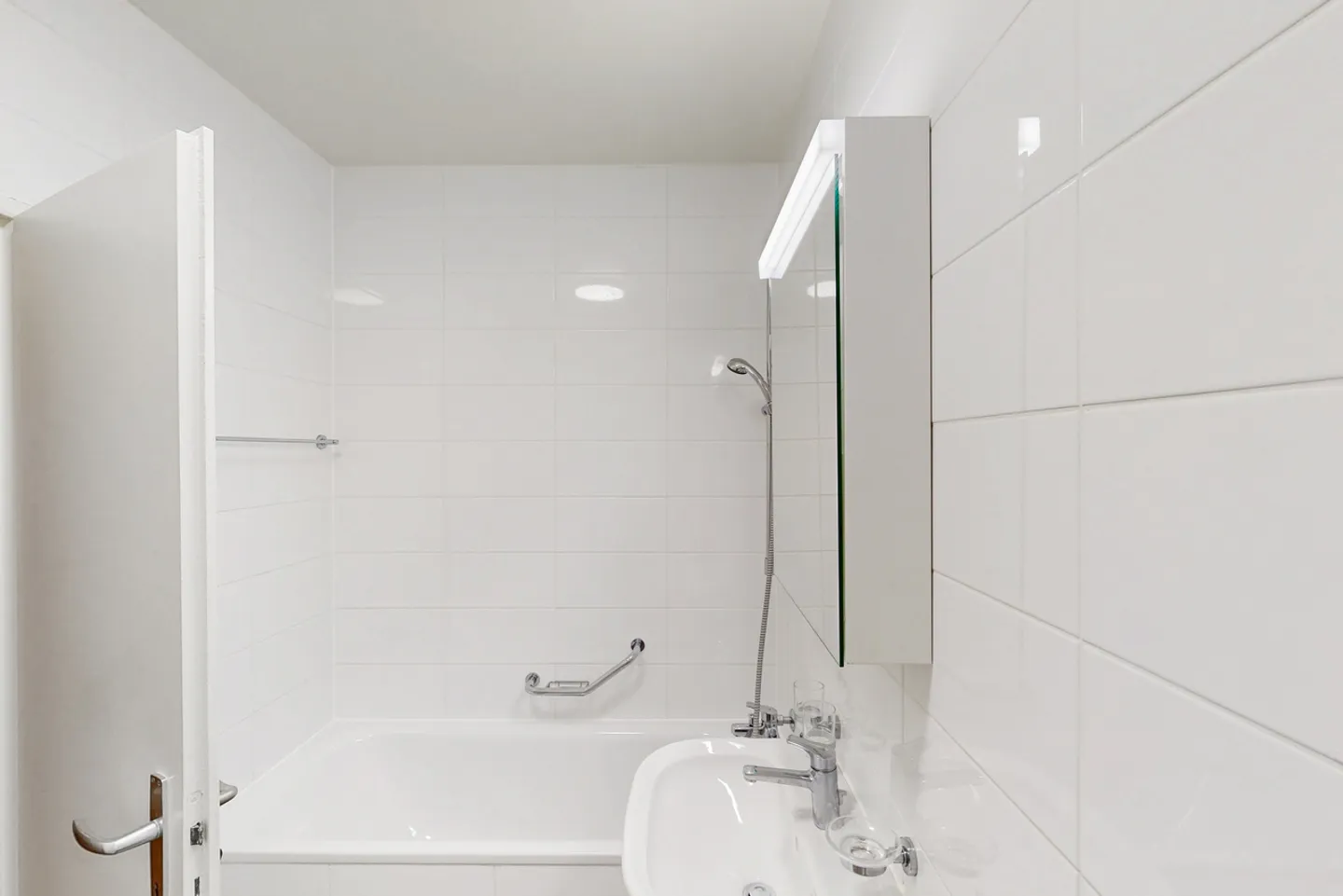 Bright apartment of 3.5 rooms - Photo 8 of 11