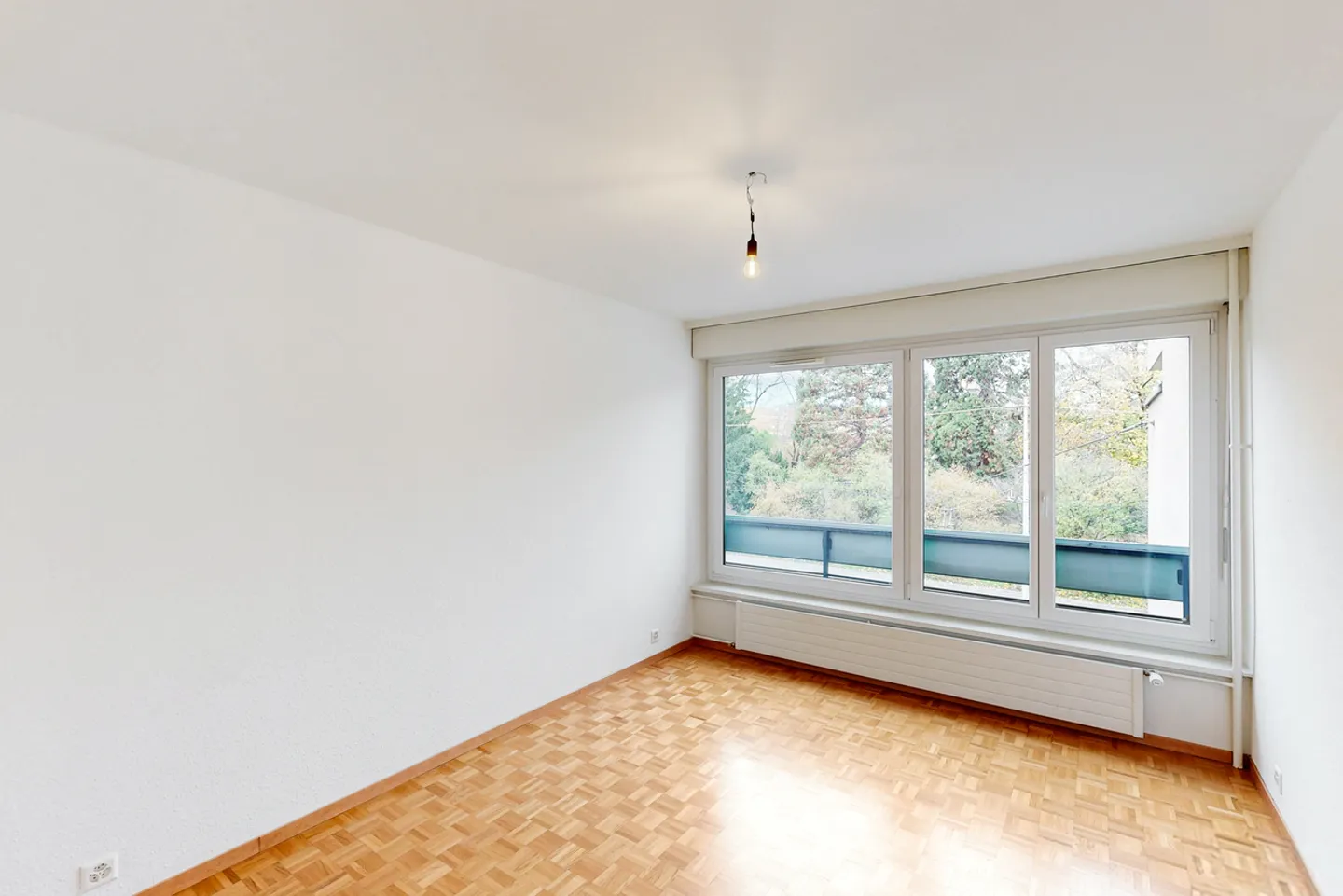 Bright apartment of 3.5 rooms - Photo 10 of 11
