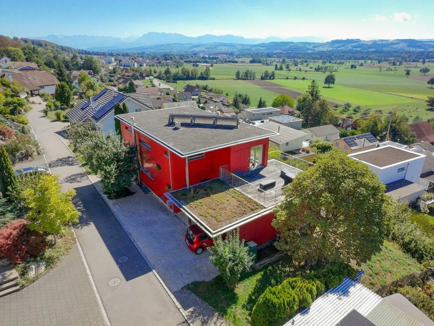 Casa unifamiliare unica di 6,5 stanze con vista meravigliosa - Foto 2 di 15