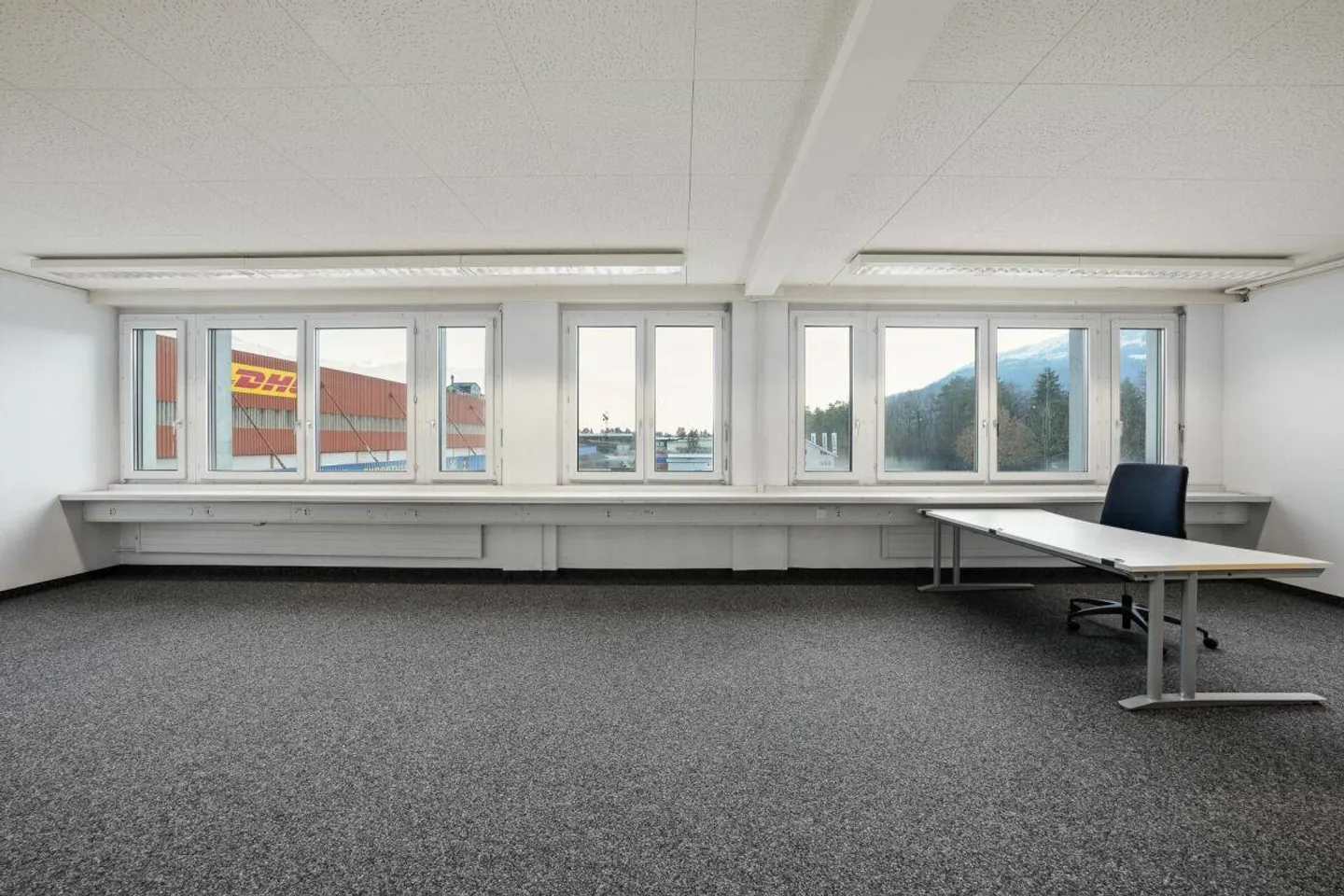 Bureaux lumineux avec vue - Emplacement privilégié près de la gare - Photo 7 sur 11