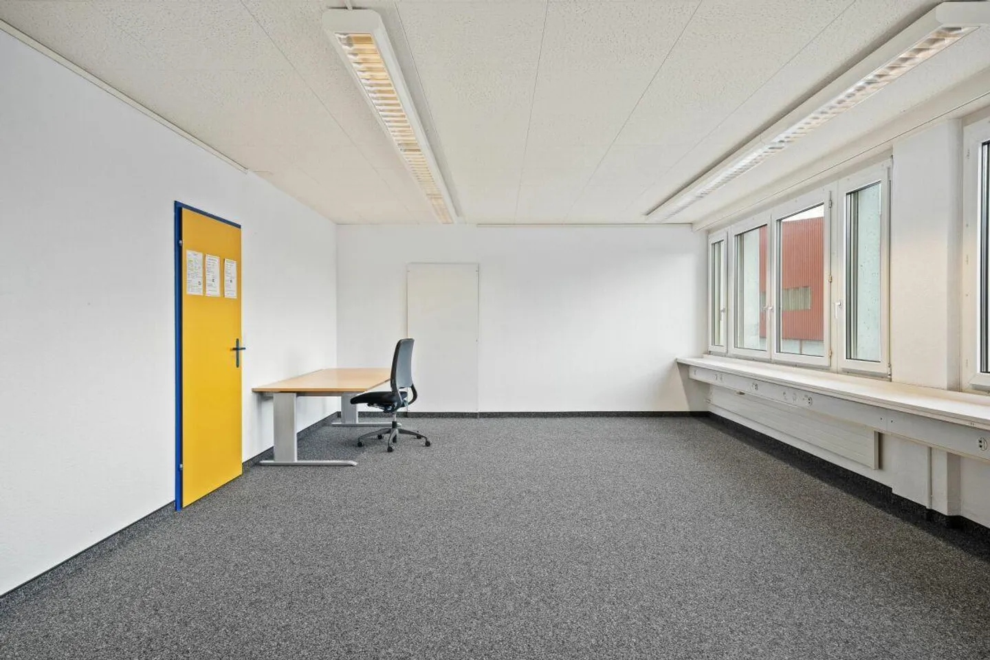 Bureaux lumineux avec vue - Emplacement privilégié près de la gare - Photo 9 sur 11