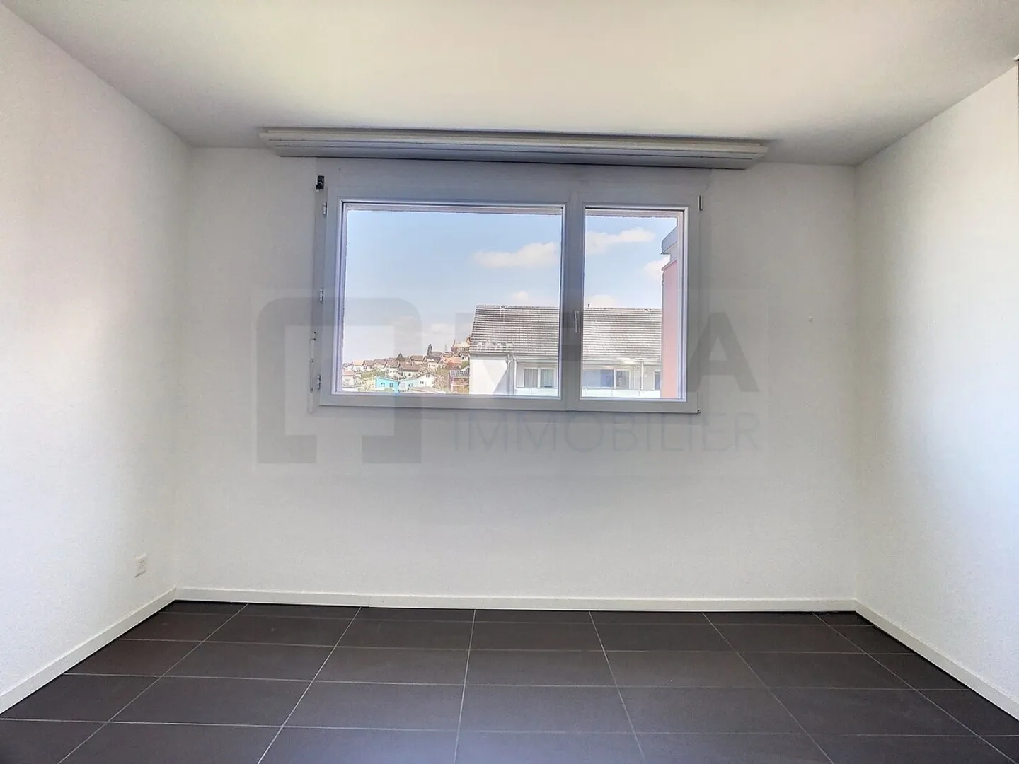 LUMINEUX ET FONCTIONNEL 2.5 pièces - Photo 3 sur 10