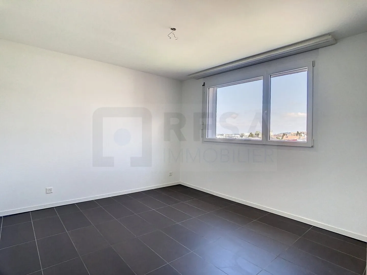 LUMINEUX ET FONCTIONNEL 2.5 pièces - Photo 4 sur 10