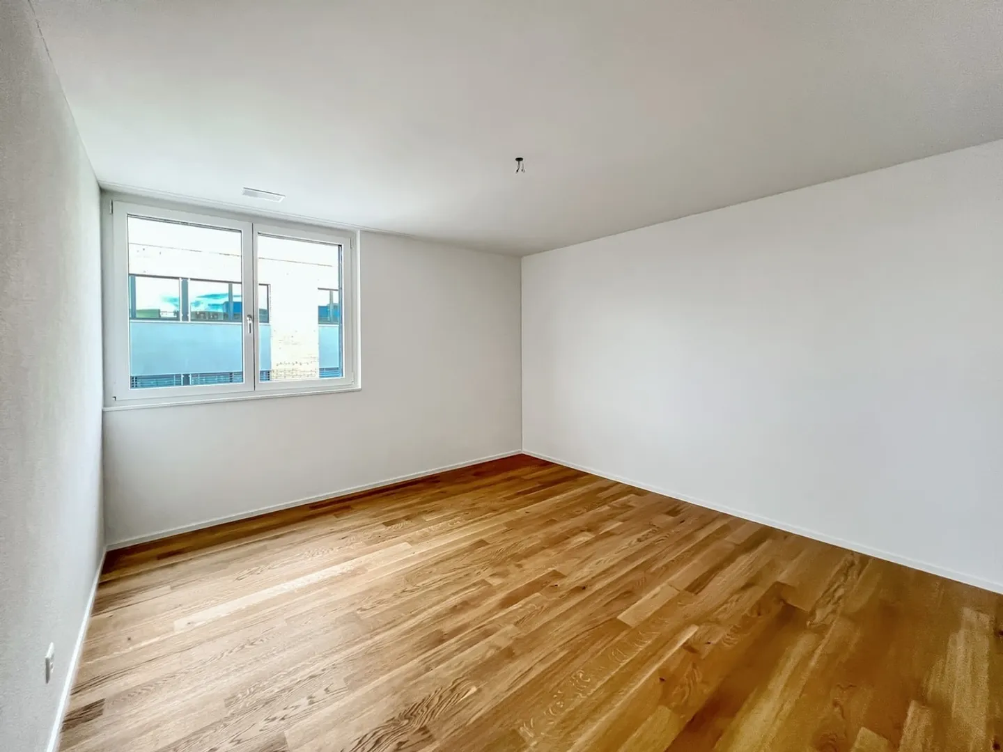 Modern 3.5-Room Apartment - Photo 5 of 7