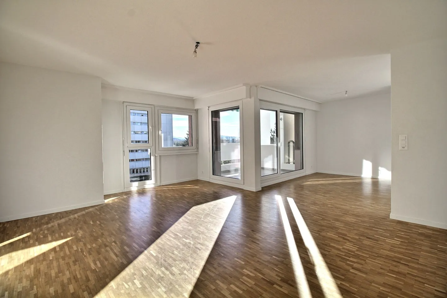 Vollständig renovierte 3,5-Zimmer-Wohnung in Fribourg - Foto 4 von 10