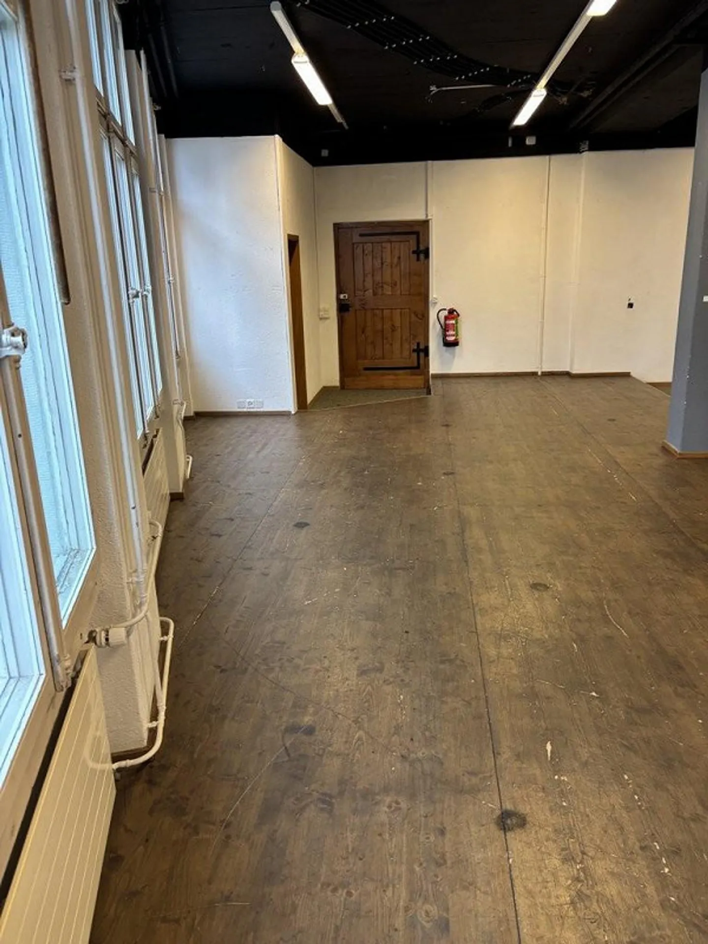 Spazio commerciale spazioso e versatile in una posizione centrale ad Aarau - Foto 7 di 9