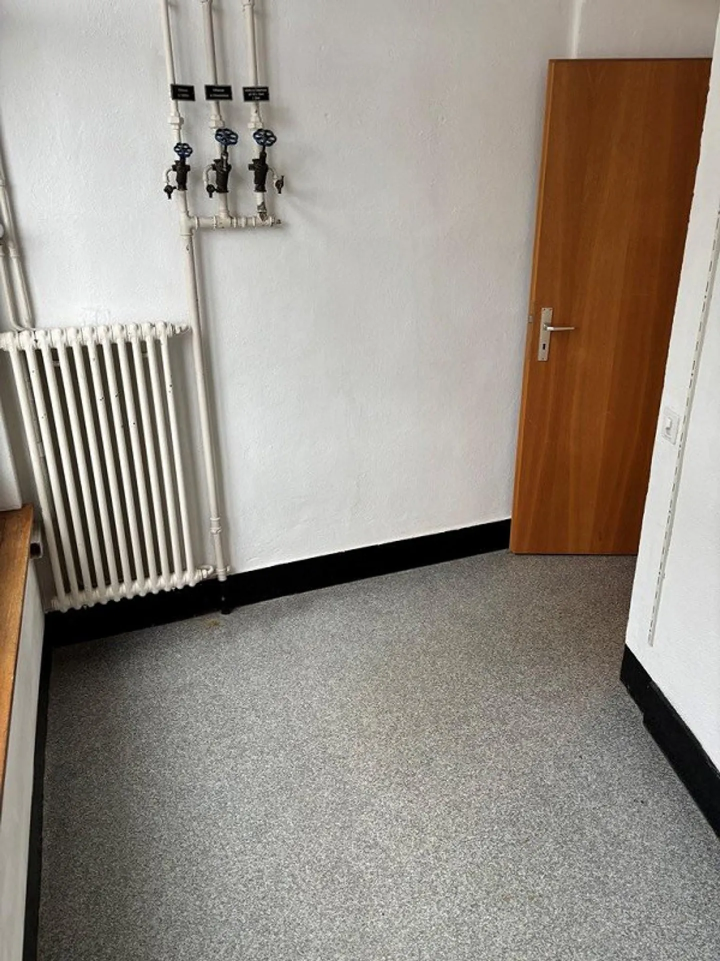 Spazio commerciale spazioso e versatile in una posizione centrale ad Aarau - Foto 9 di 9