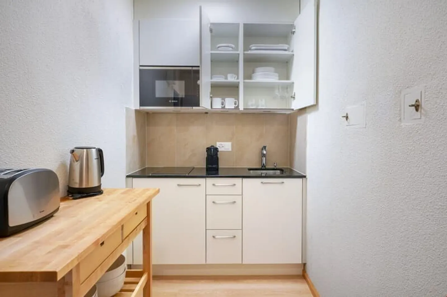 Appartamento ristrutturato in zona tranquilla - Foto 9 di 13