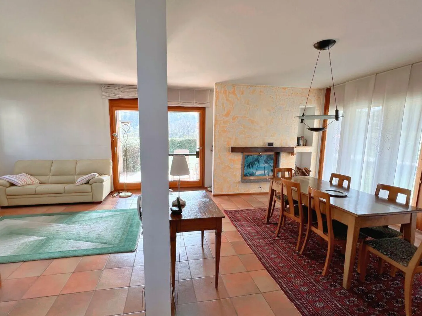 Grande villa avec deux unités résidentielles sur trois niveaux avec jardin - Photo 3 sur 18
