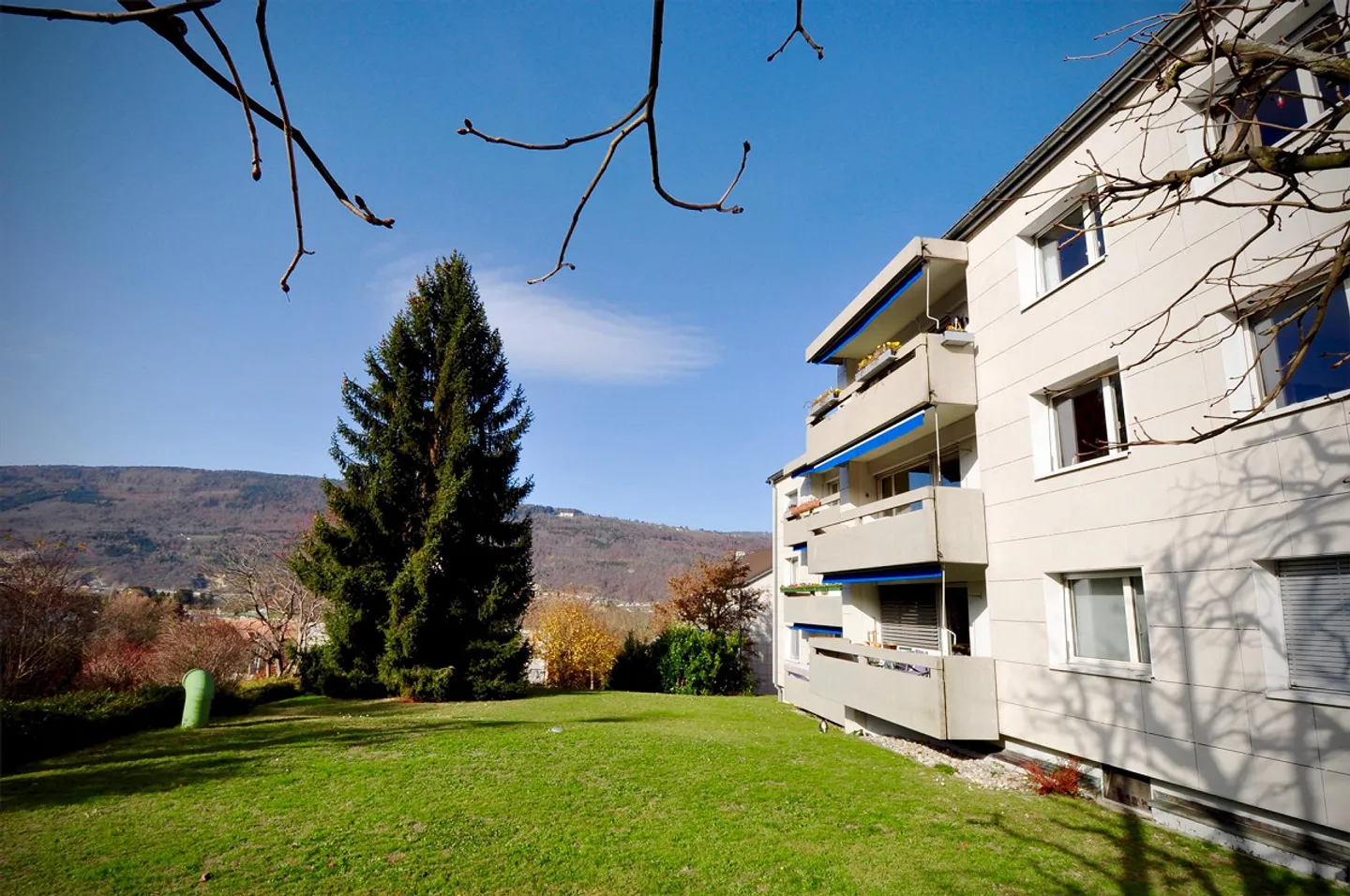 Bel appartement familial près du lac ! - Photo 1 sur 8