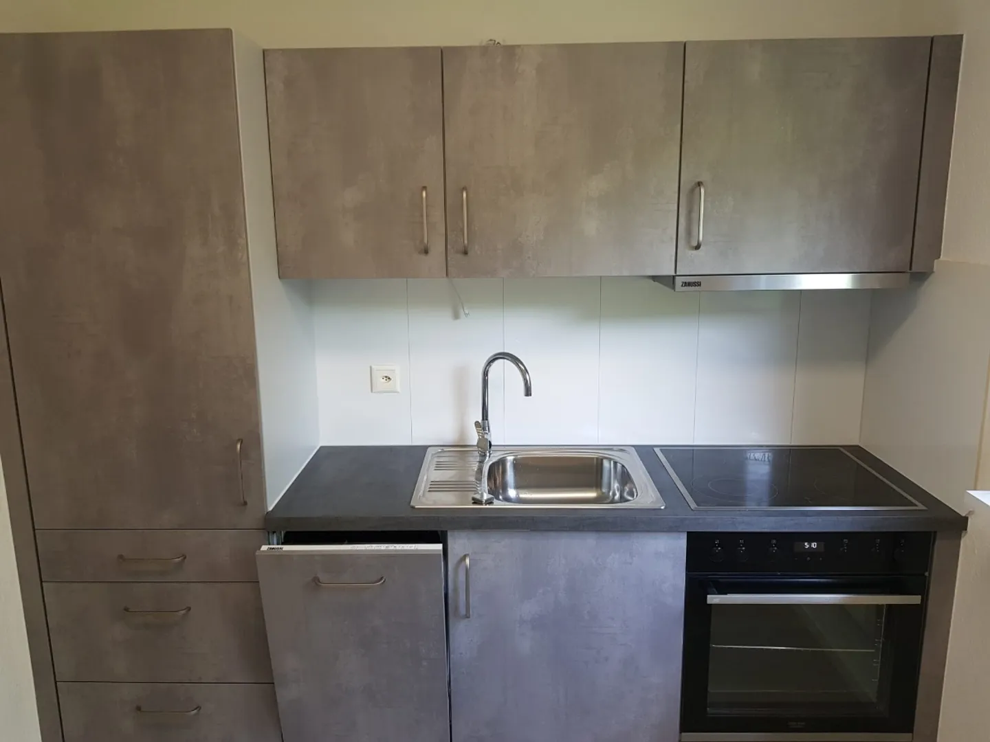 Appartement 3 1/2 pièces abordable, calme et ensoleillé à Zizers sans ascenseur - Photo 2 sur 6