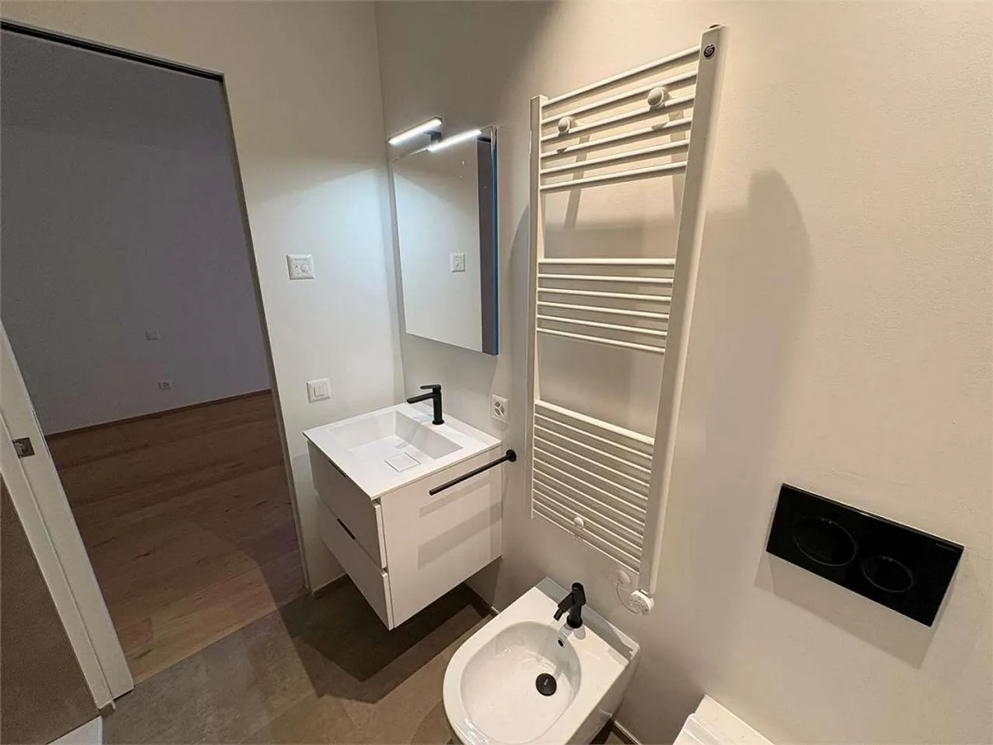 APPARTEMENT 3.5 PIÈCES RAFFINÉ À MASSAGNO - Photo 10 sur 13