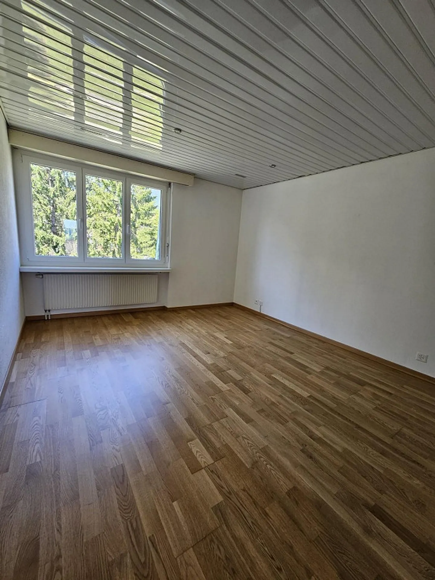 Moderne 3.5-Zimmerwohnung mit Balkon - Foto 5 von 9