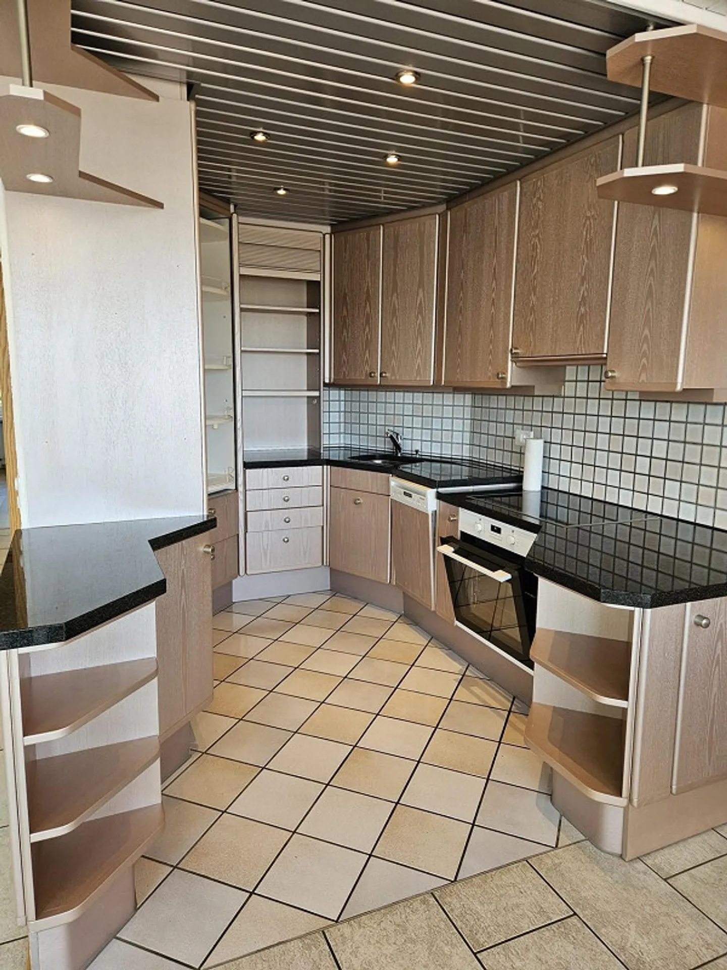 Moderne 3.5-Zimmerwohnung mit Balkon - Foto 8 von 9