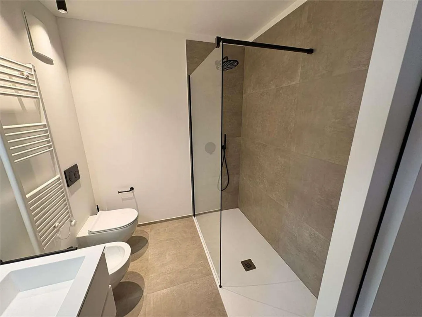 APPARTEMENT 3.5 PIÈCES RAFFINÉ À MASSAGNO - Photo 8 sur 13