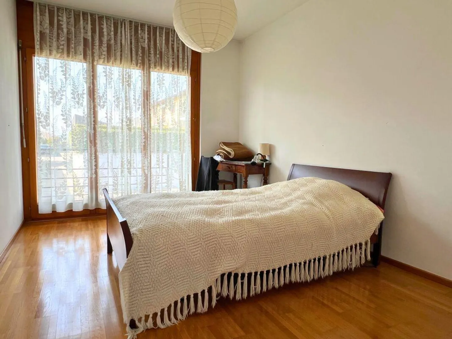 Grande villa avec deux unités résidentielles sur trois niveaux avec jardin - Photo 10 sur 18