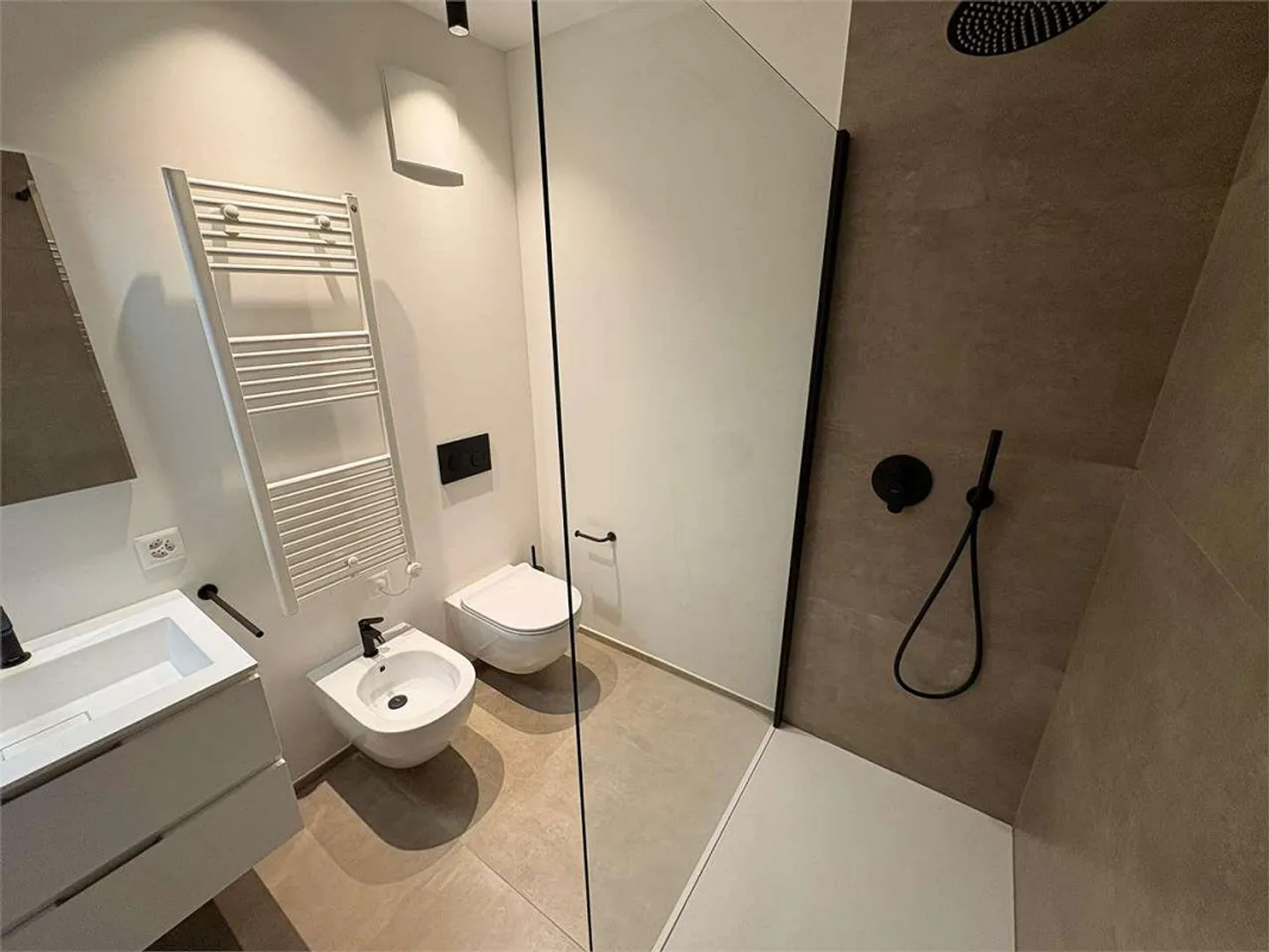 APPARTEMENT 3.5 PIÈCES RAFFINÉ À MASSAGNO - Photo 9 sur 13