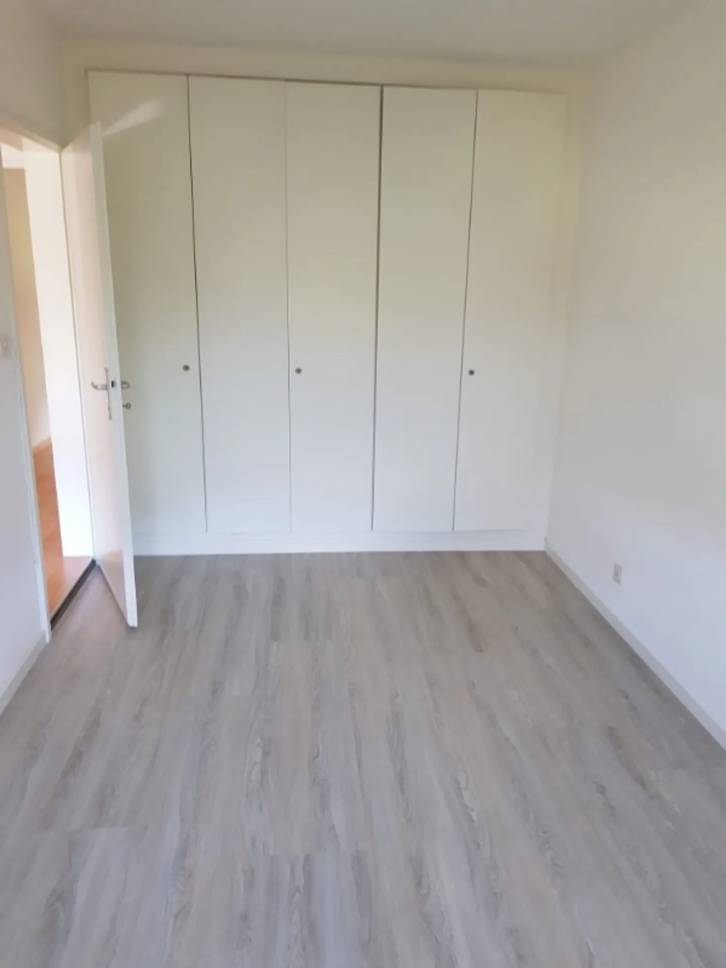 Appartement 3 1/2 pièces abordable, calme et ensoleillé à Zizers sans ascenseur - Photo 5 sur 6