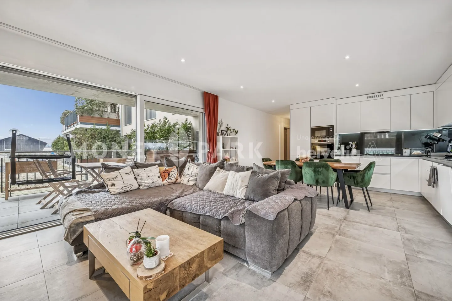 Appartement moderne avec terrasse - Photo 1 sur 14