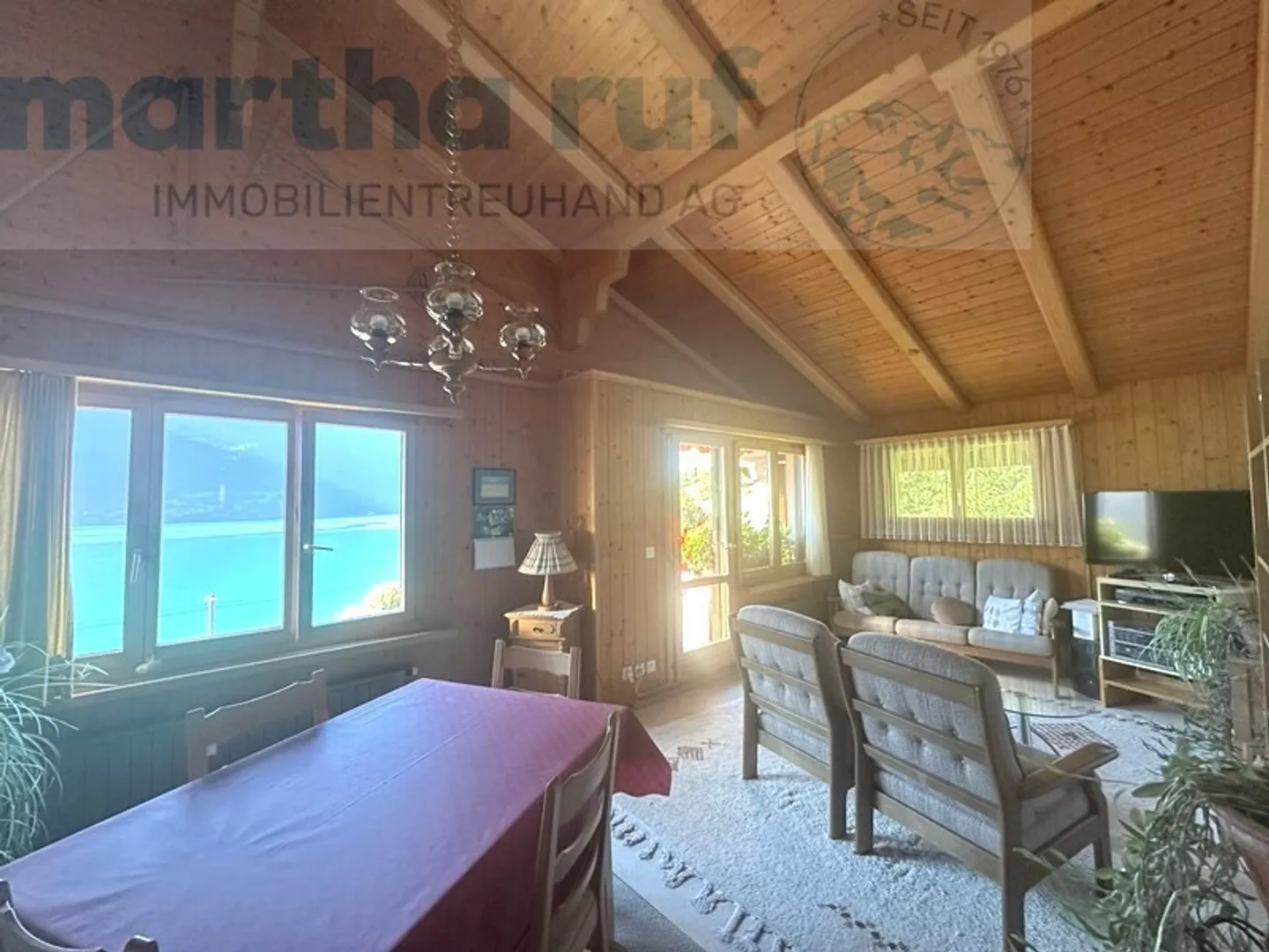 Attico di 3,5 stanze con vista panoramica mozzafiato sul lago e sulle montagne - Foto 2 di 15