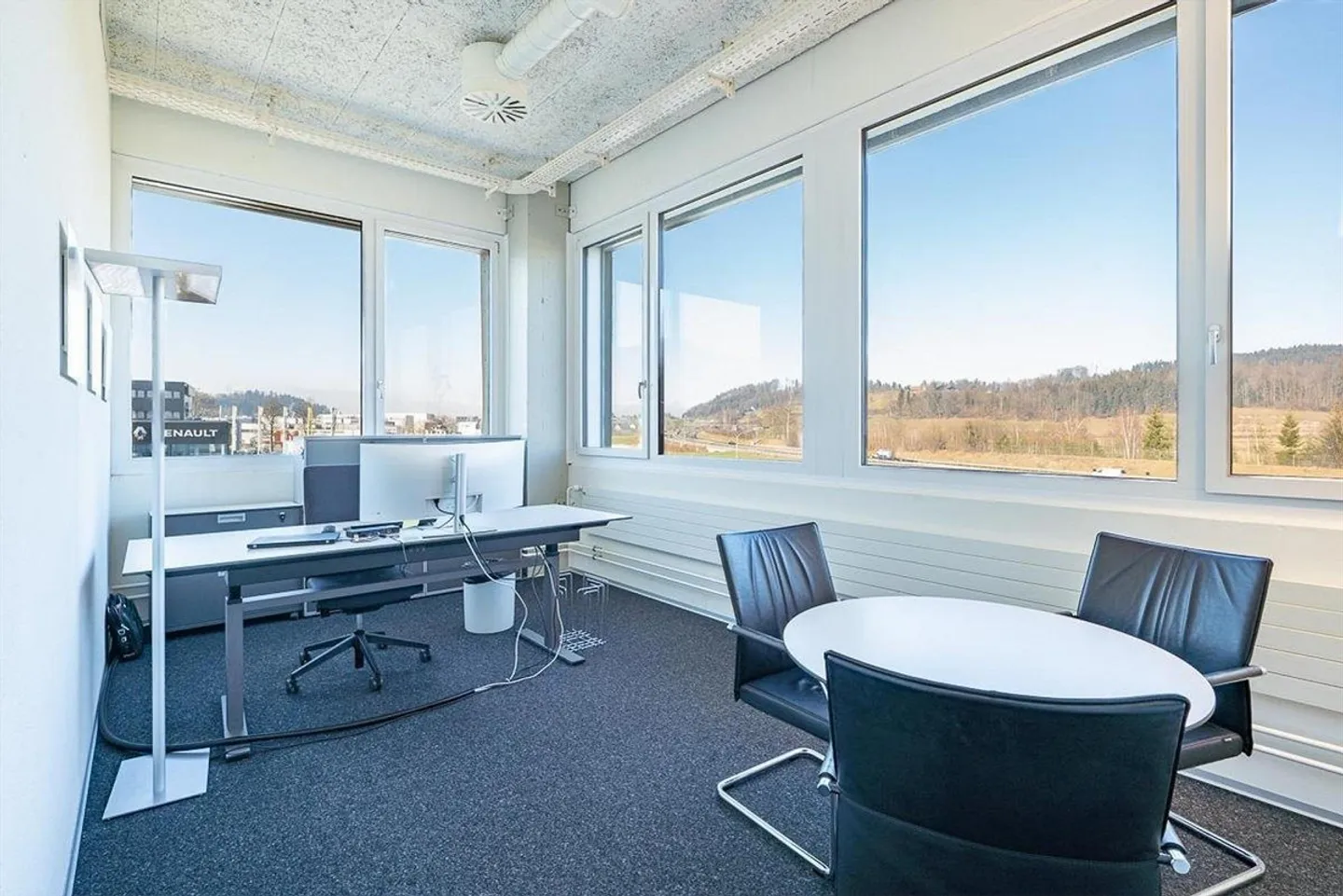 Commercial Exhibition Space 300 - 720 m² - Photo 3 of 9