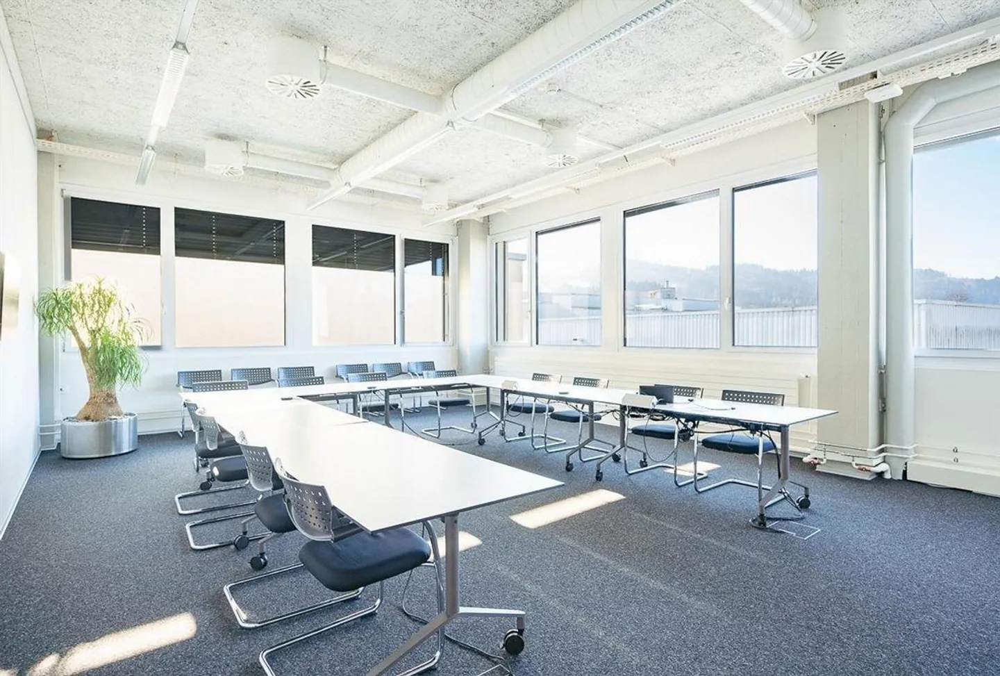 Commercial Exhibition Space 300 - 720 m² - Photo 4 of 9