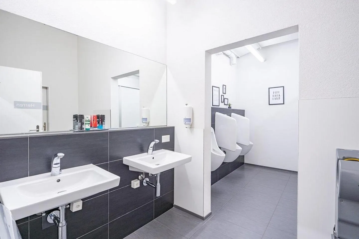 Commercial Exhibition Space 300 - 720 m² - Photo 5 of 9