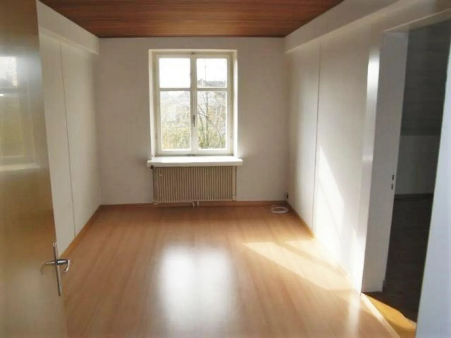 Bright, sunny old apartment in the Breitequartier - Photo 3 of 5