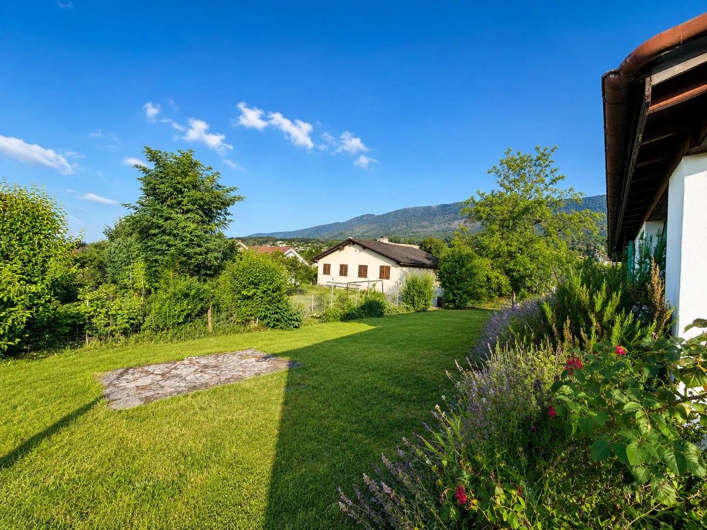 Charming Renovated Villa in Bevaix - Photo 2 of 13