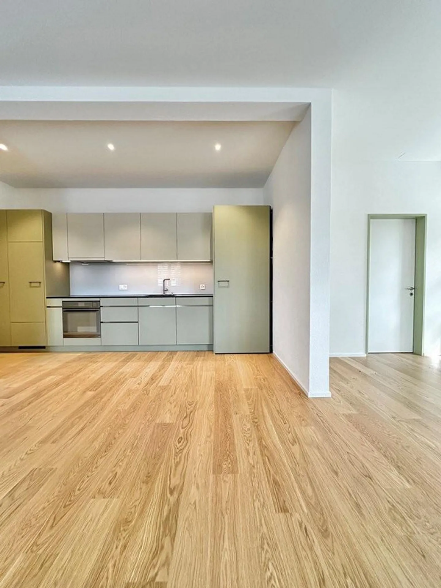 Prima occupazione - Studio nel verde - Foto 2 di 7