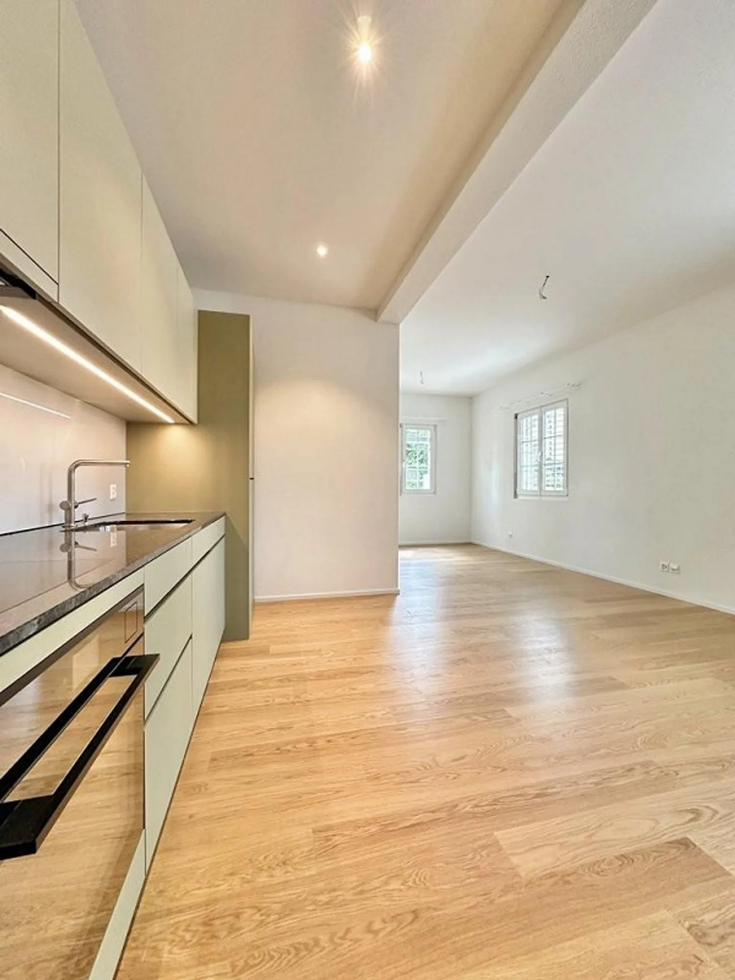 Prima occupazione - Studio nel verde - Foto 3 di 7