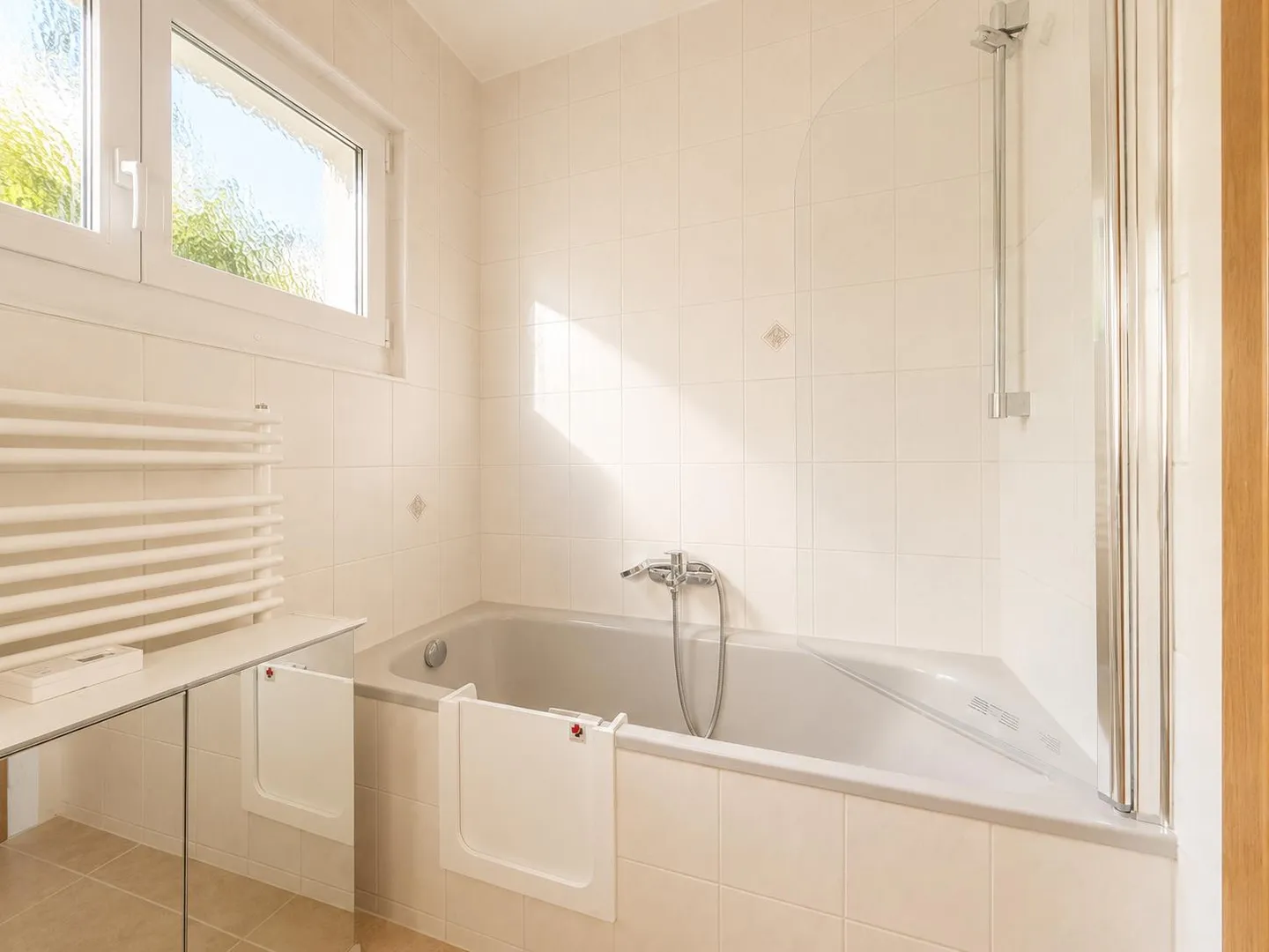 Charming Renovated Villa in Bevaix - Photo 11 of 13