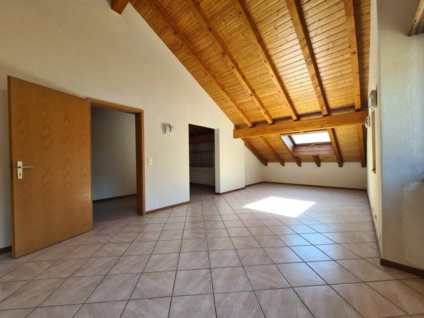 2.5-room apartment with garden - Photo 2 of 6