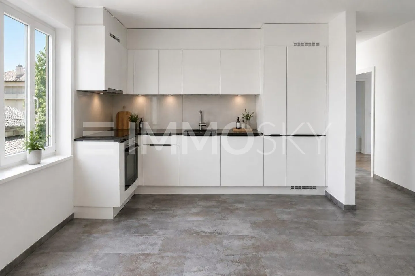 Stylish Apartment with Balcony - Photo 3 of 5