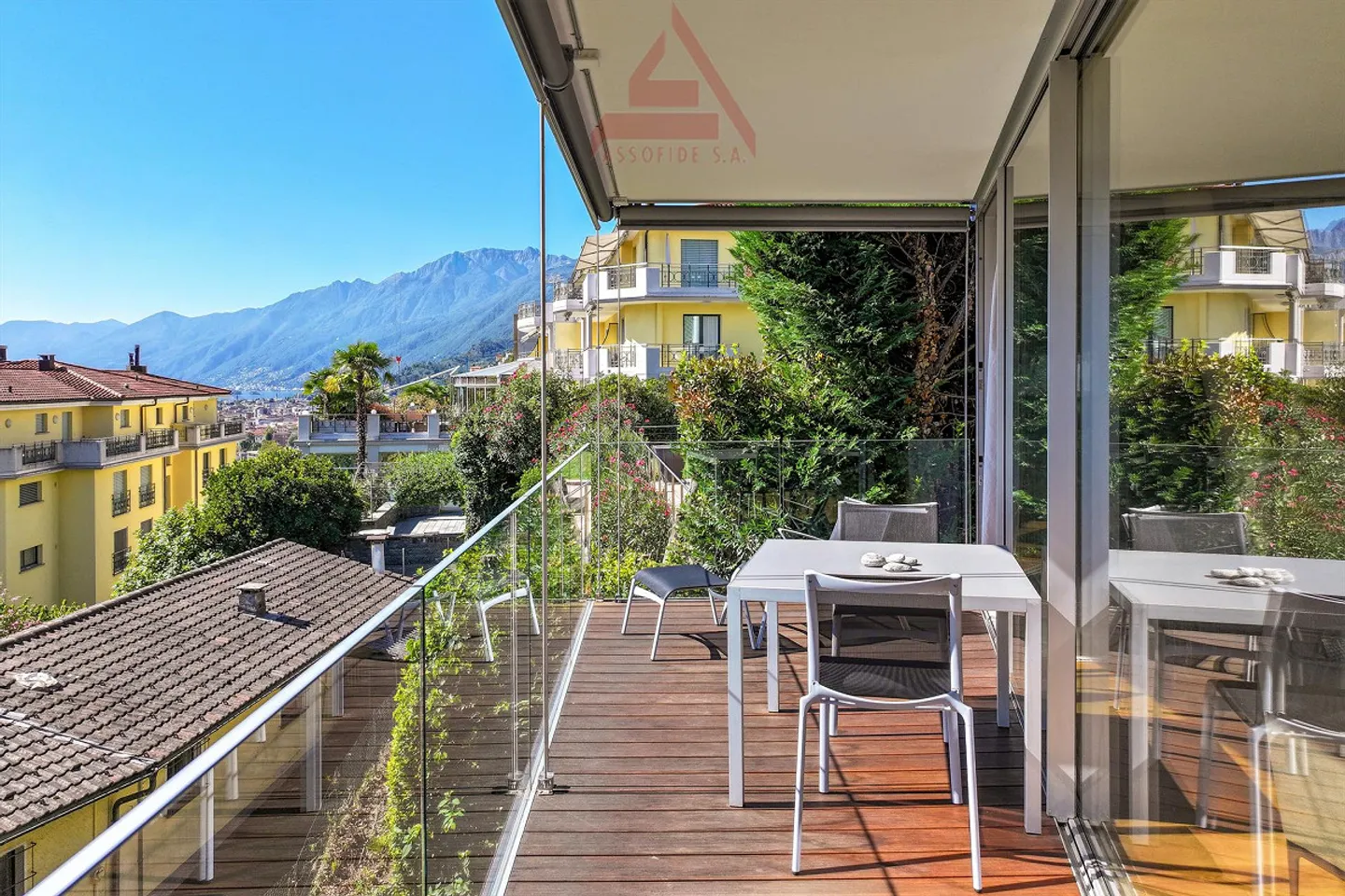 Modern and bright apartment in Muralto - Photo 7 of 10