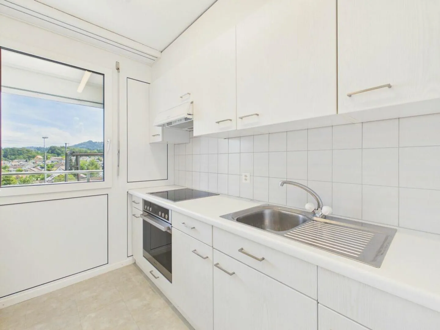 Cozy apartment directly at Uzwil train station - Photo 1 of 10