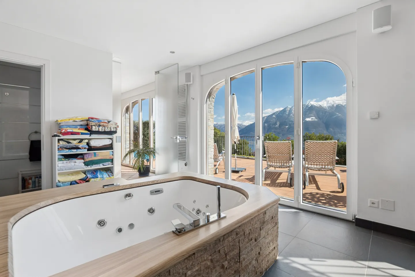 Villa de Luxe avec Vue sur le Lac - Photo 16 sur 23