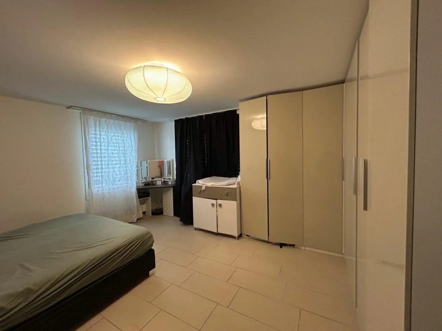 Moderne 4.5 Zimmerwohnung mit Loggia - Foto 4 von 7