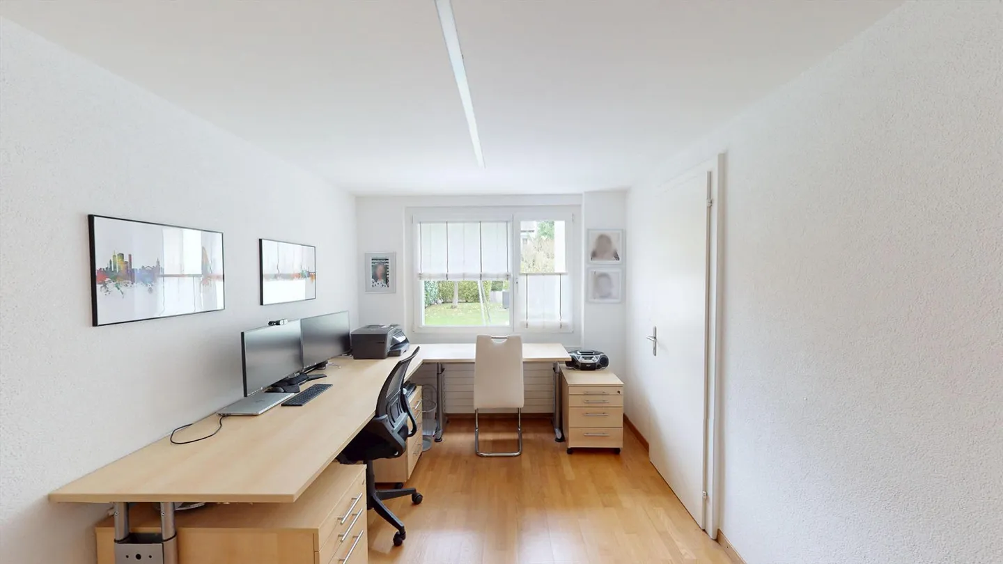 Muttenz: Villa indipendente - 6.5 stanze su un terreno da sogno in una posizione tranquilla - Foto 11 di 14