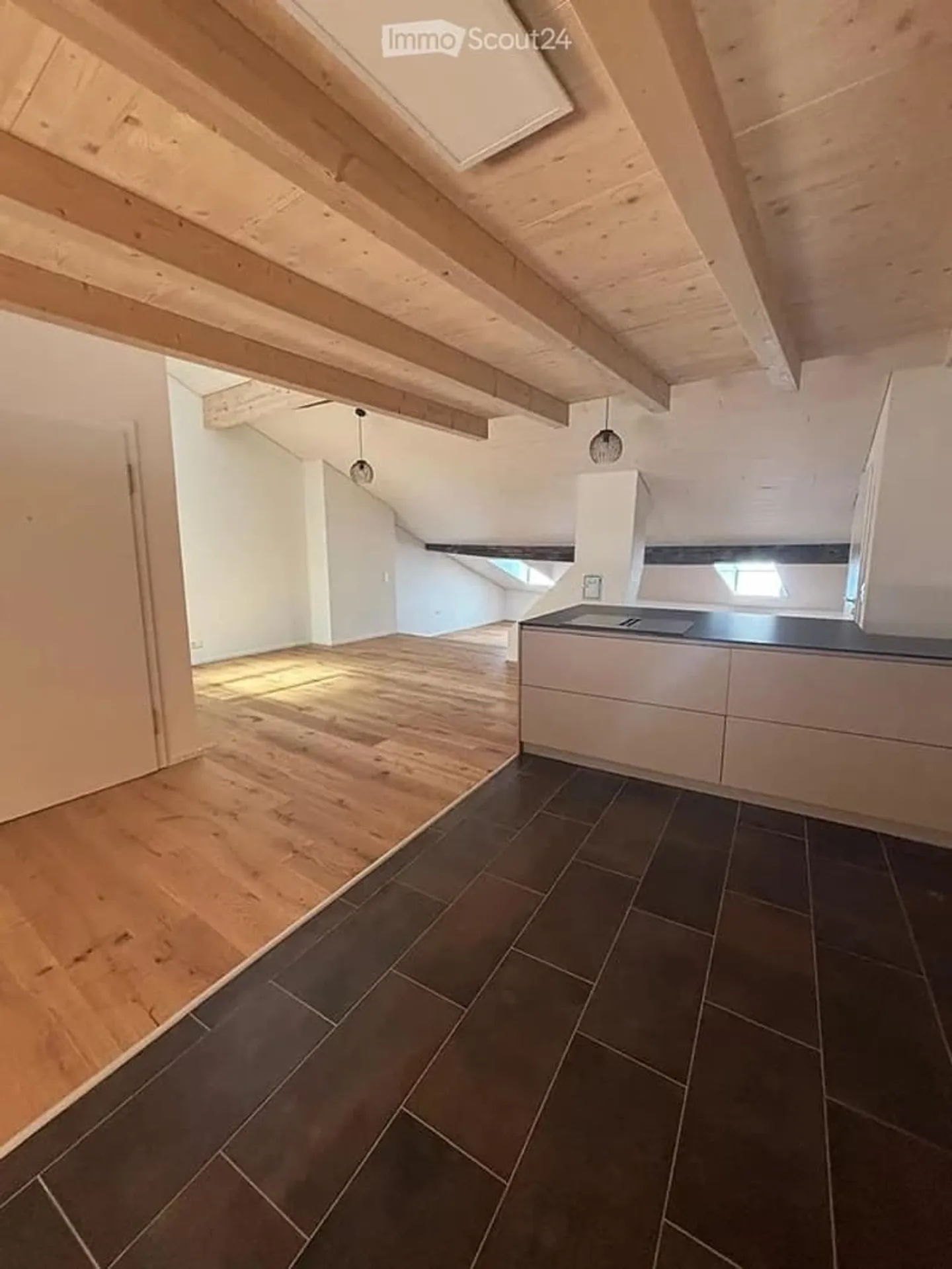 Magnifico loft di 1,5 stanze nella storica città vecchia di Friburgo ristrutturato - Foto 2 di 18