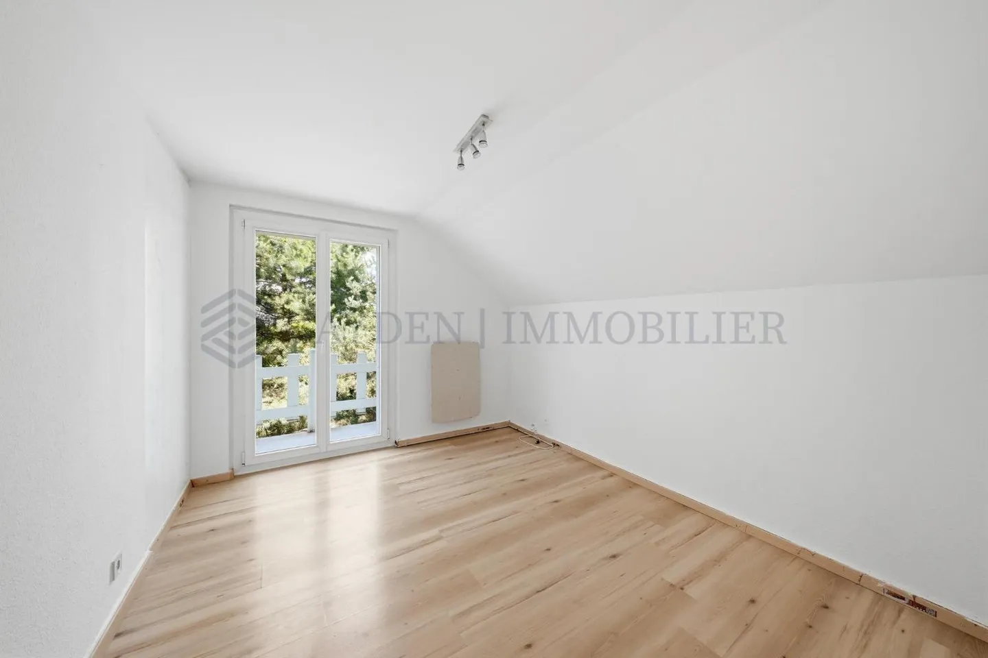 Renovated semi-detached villa with independent studio in a preferred residential area in Commugny - Photo 5 of 11