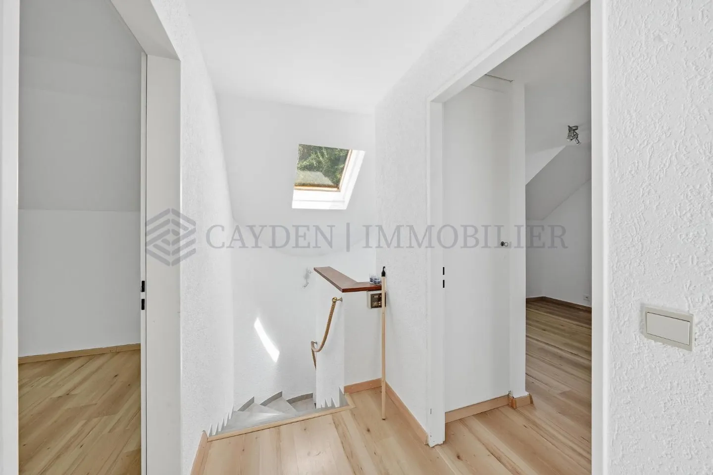 Renovated semi-detached villa with independent studio in a preferred residential area in Commugny - Photo 7 of 11