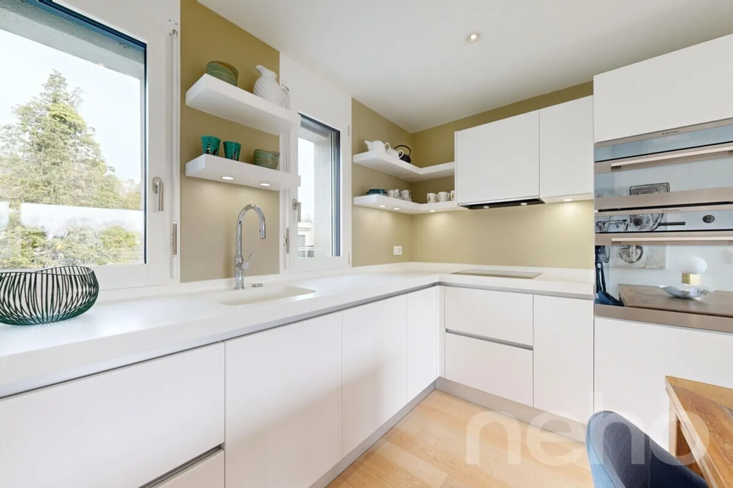 2.5-room penthouse apartment with terrace, ideally located at - Photo 7 of 11