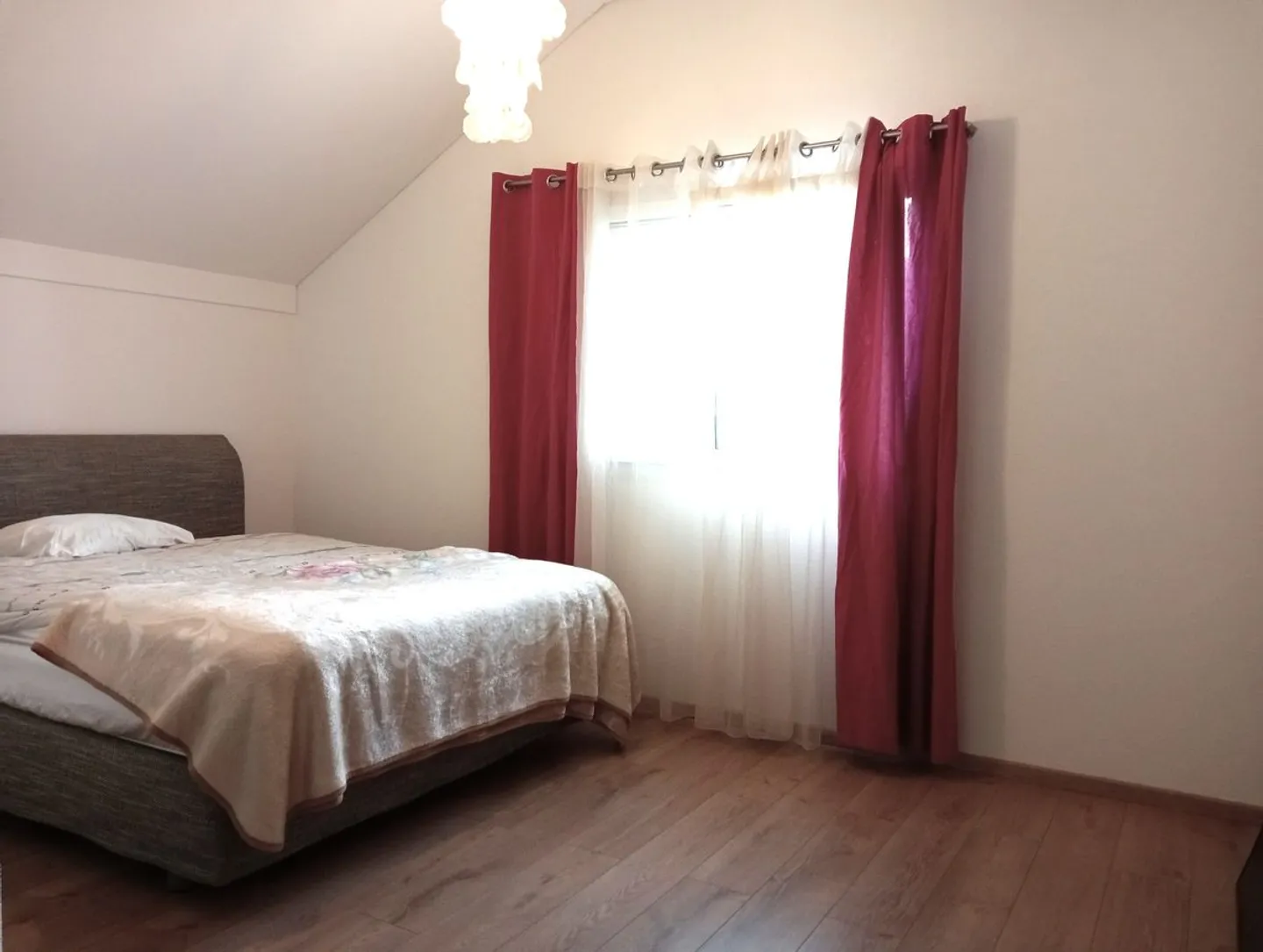 Modern and bright detached villa in a dominant location - Photo 9 of 13