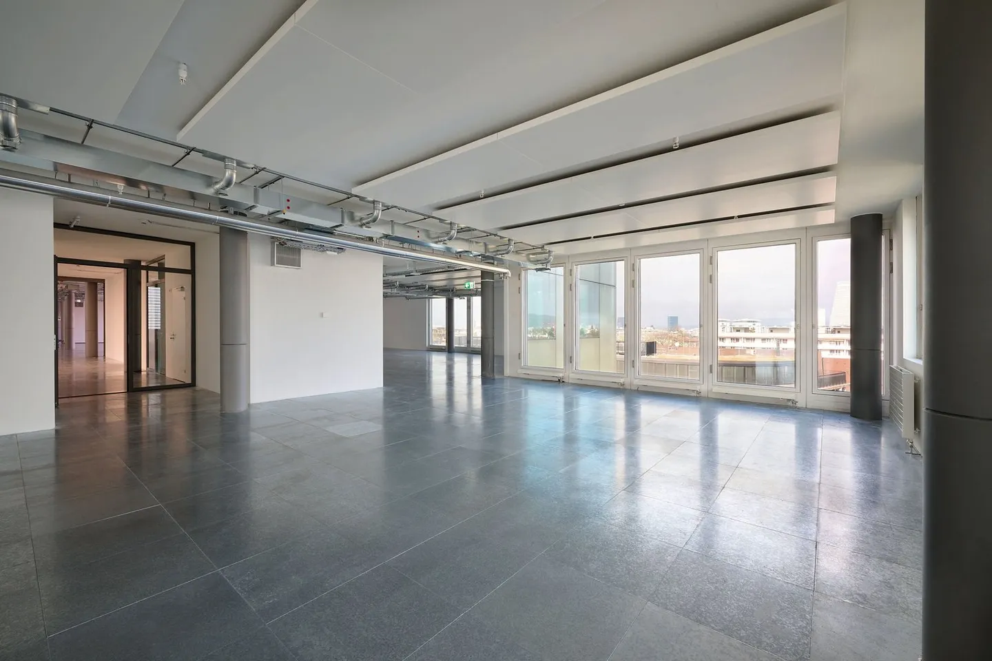 Attraktive Büroflächen mit spektakulärer Terrasse direkt am Bahnhof Basel SBB! - Foto 7 von 13