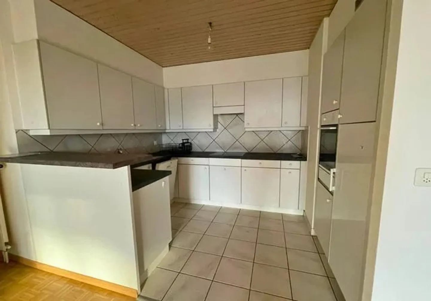 Appartement de quatre pièces au 3ème étage / PREMIÈRE LOCATION PROPOSÉE - Photo 4 sur 10