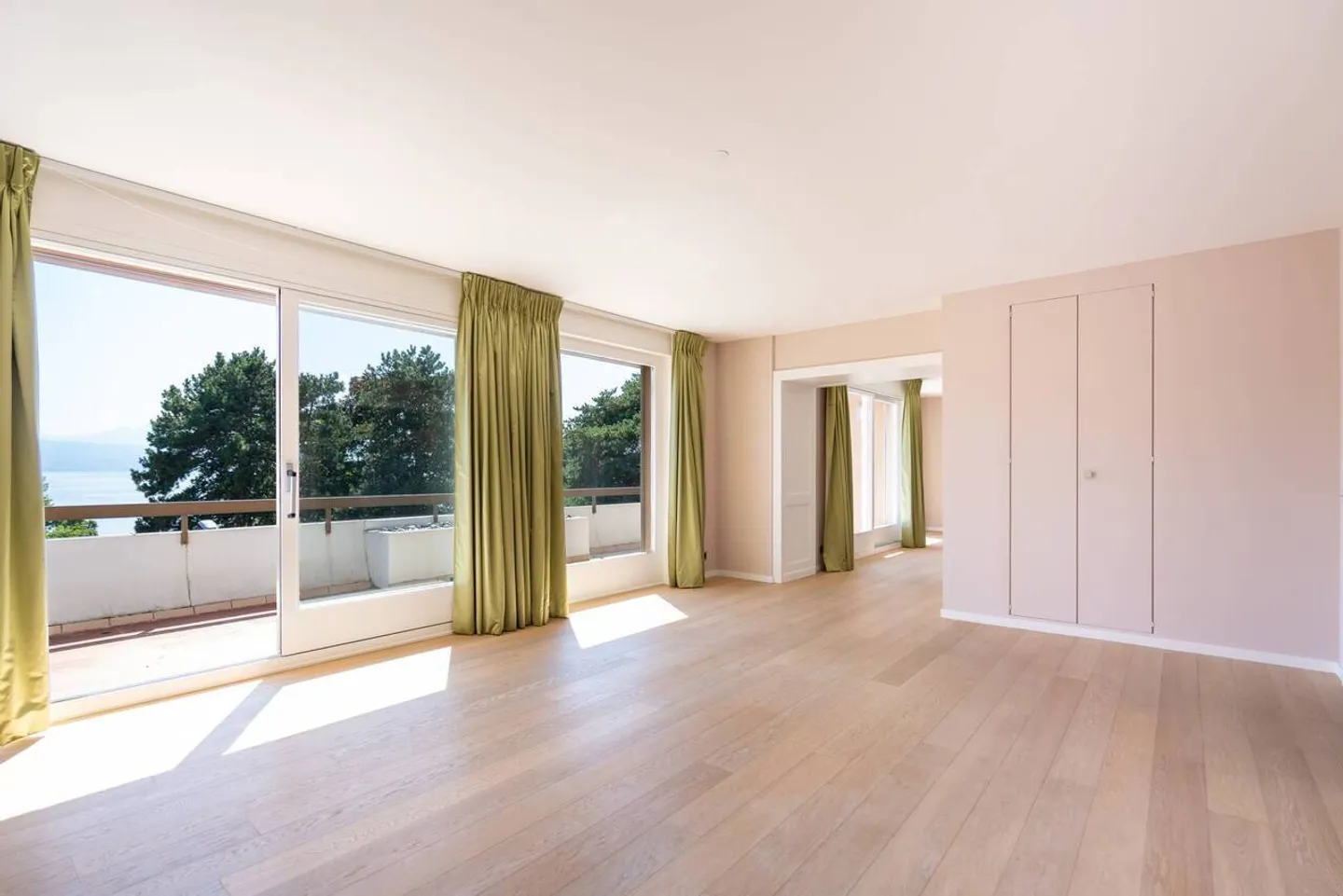Elegante 6,5 Zimmer von 226m2 - Foto 1 von 13